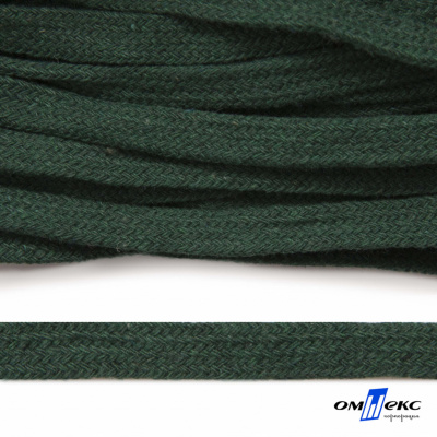 Шнур плетеный d-8 мм плоский, 70% хлопок 30% полиэстер, уп.85+/-1 м, цв.1016-т.зеленый - купить в Якутске. Цена: 742.50 руб.